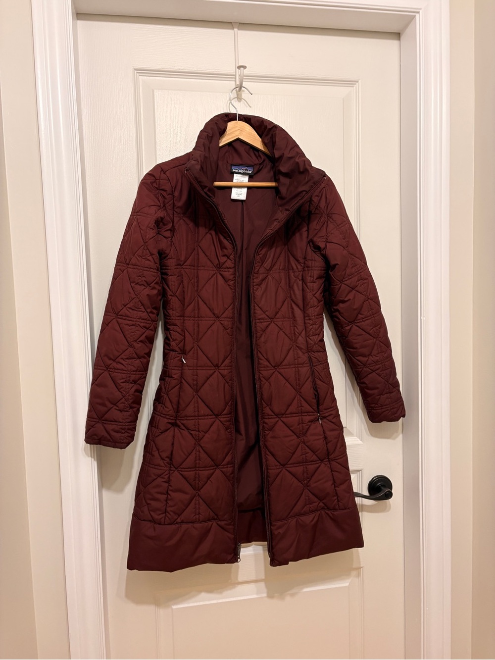 Patagonia Women’s Long Quilted Puffer Coat - Burgundy - XS